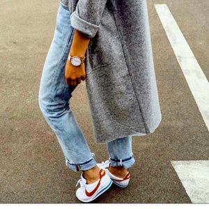 Barely Used (like New) without Box Nike Cortez, can be unisex.